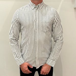 H&M men’s regular fit dress shirt size S